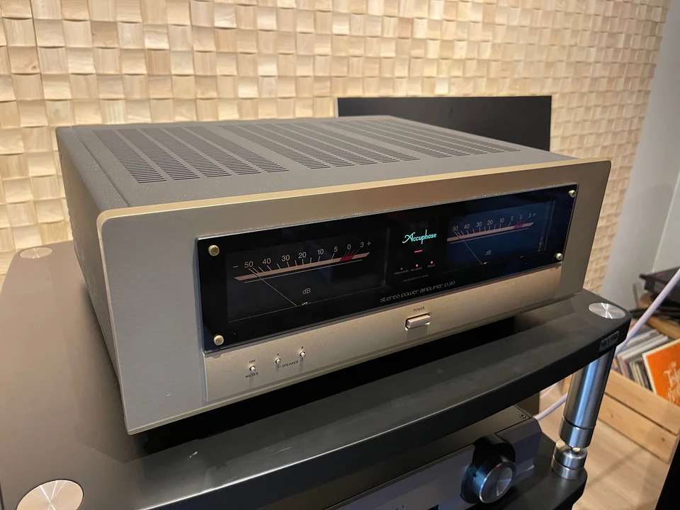 Accuphase P370 - als nieuw — hoofdfoto