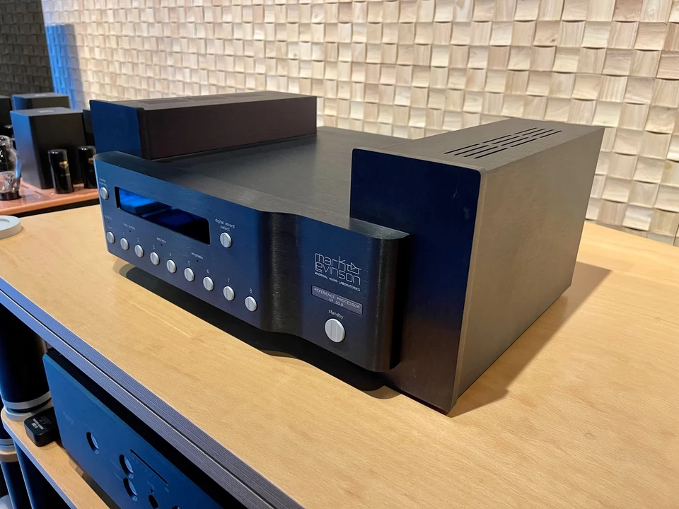 Mark Levinson 30.6 dac en PLS330 PSU — hoofdfoto