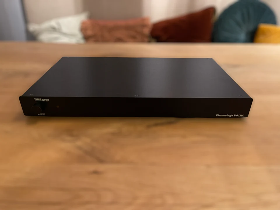Time Step phono stage — hoofdfoto
