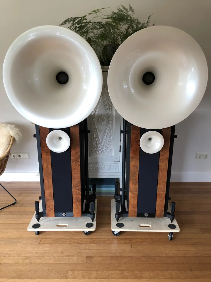 Avantgarde Acoustic Duo Omega — hoofdfoto