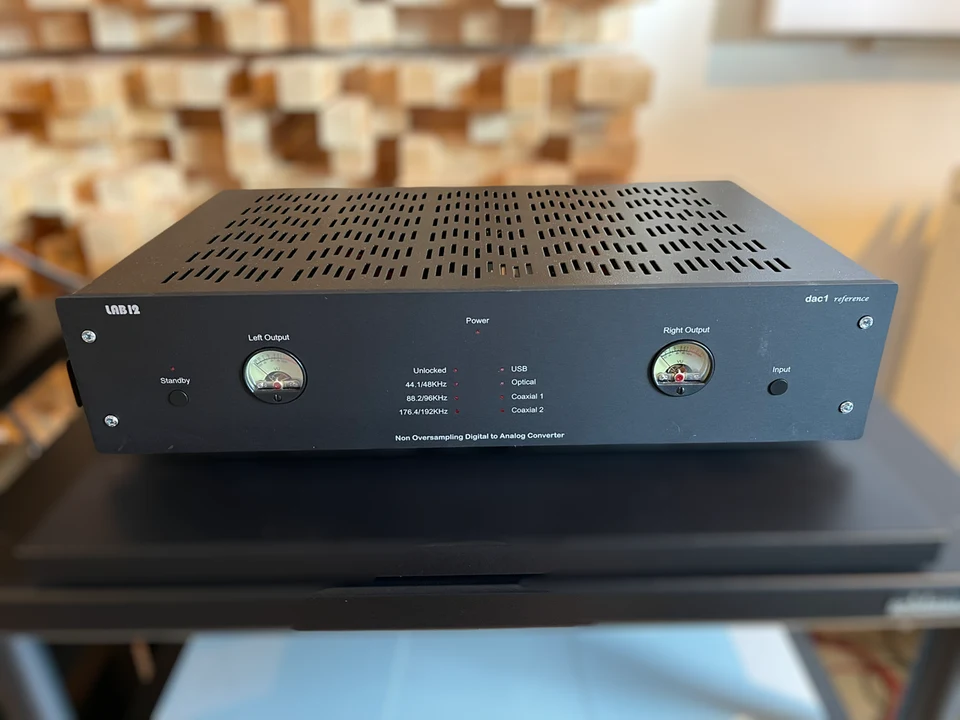 Lab 12 reference dac — hoofdfoto