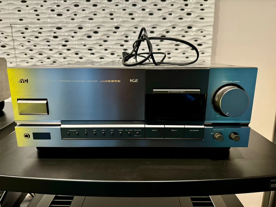 JVC AX-Z1010 — hoofdfoto