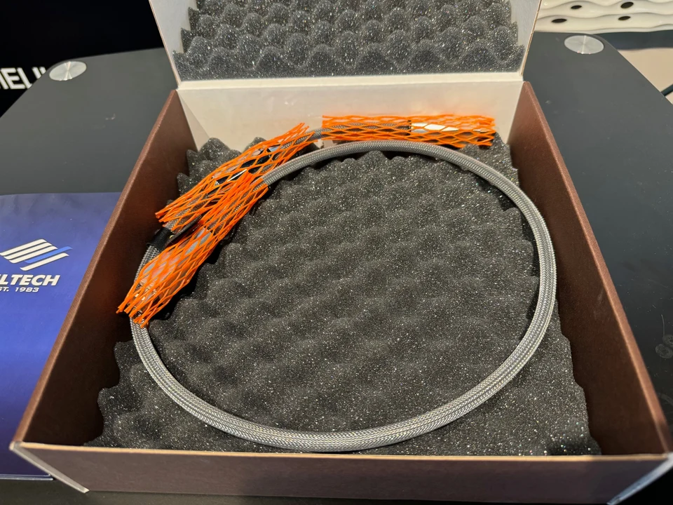 Siltech Explorer 45 usb kabel — hoofdfoto