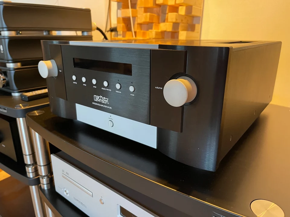 Mark Levinson 585 — hoofdfoto
