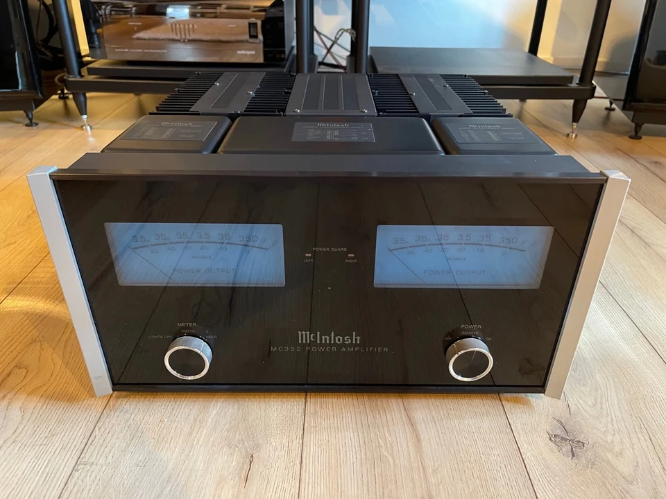 McIntosh MC352 — hoofdfoto