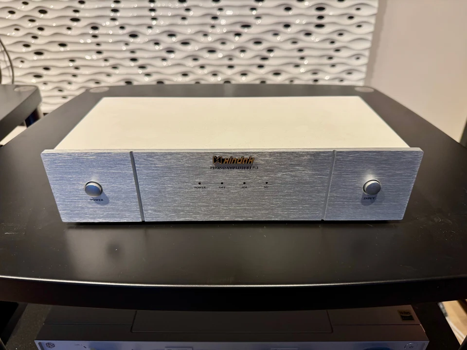 Xindak LP-1 phono stage — hoofdfoto