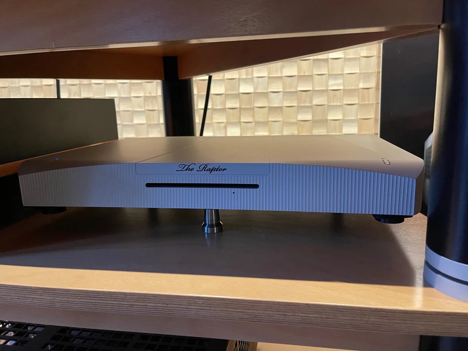 Request Audio Raptor — hoofdfoto