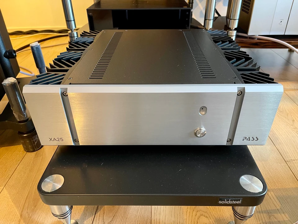 Pass Labs XA25 - Klasse A stereo eindversterker — hoofdfoto