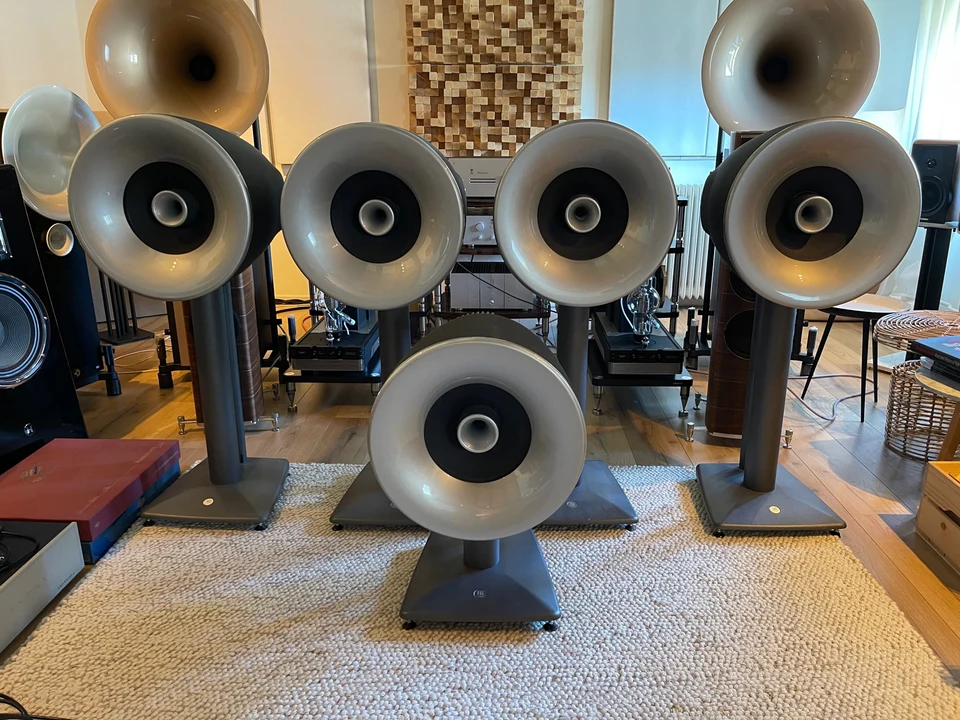 Avantgarde Acoustic Solo - surroundset — hoofdfoto
