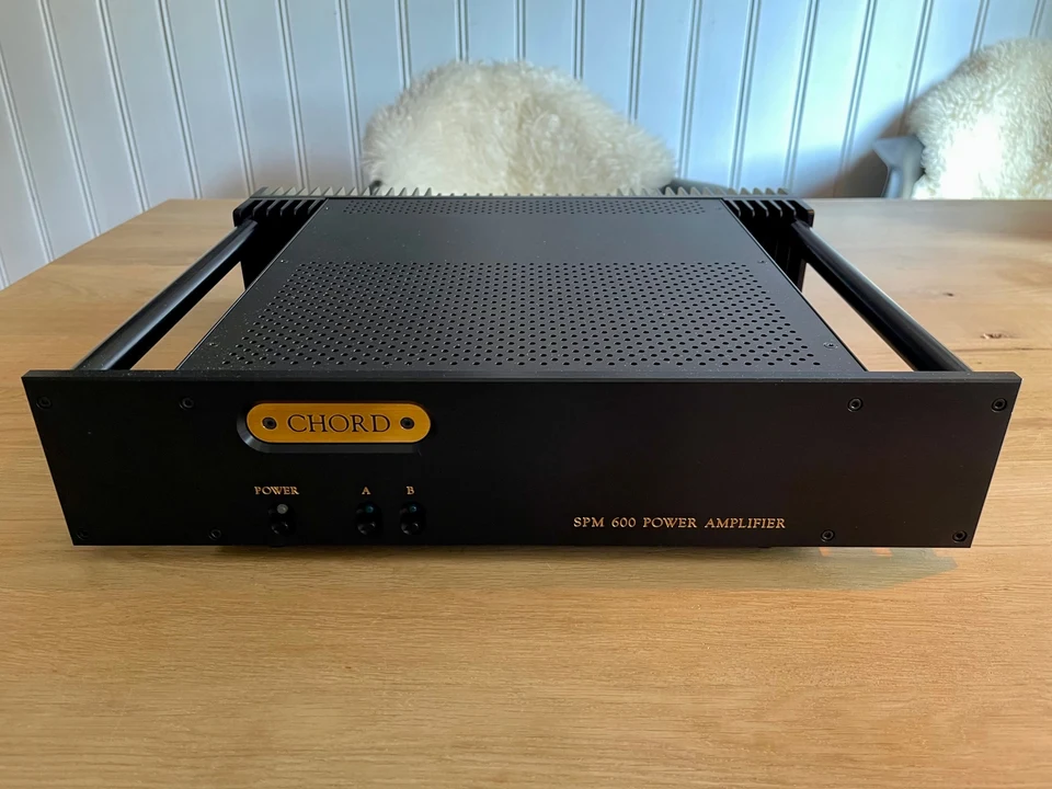 Chord SPM600 - stereo eindversterker — hoofdfoto