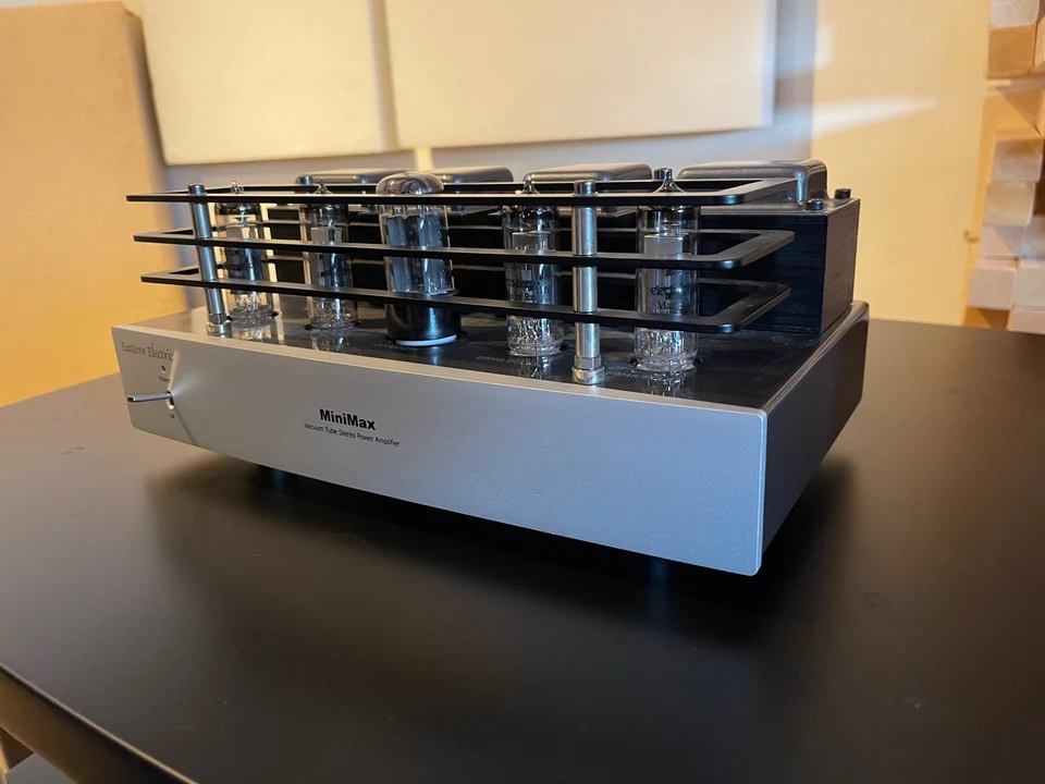 Eastern Electric Minimax eindversterker — hoofdfoto