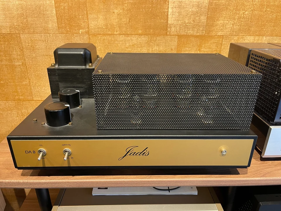 Jadis DA 8 — hoofdfoto