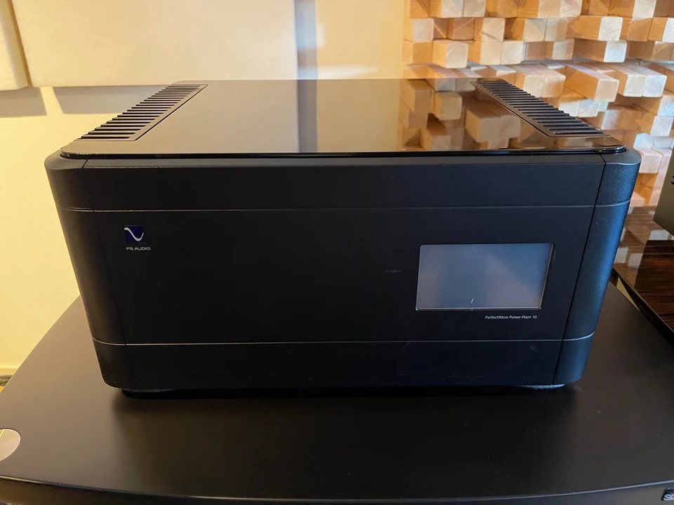 PS Audio perfect wave power plant 10 — hoofdfoto