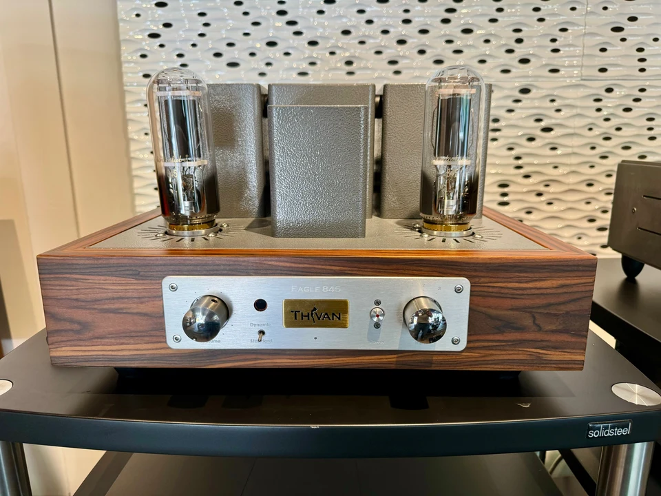 Thivanlabs Eagle 845 — hoofdfoto