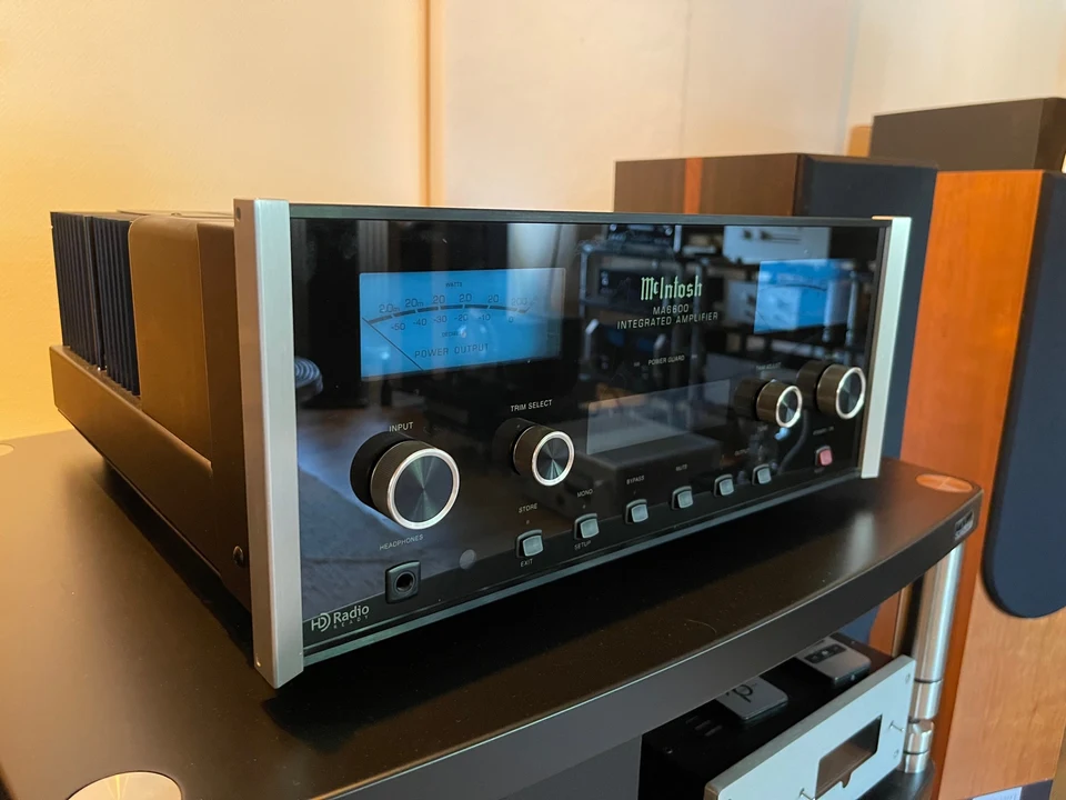 McIntosh MA6600 - geïntegreerde versterker — hoofdfoto