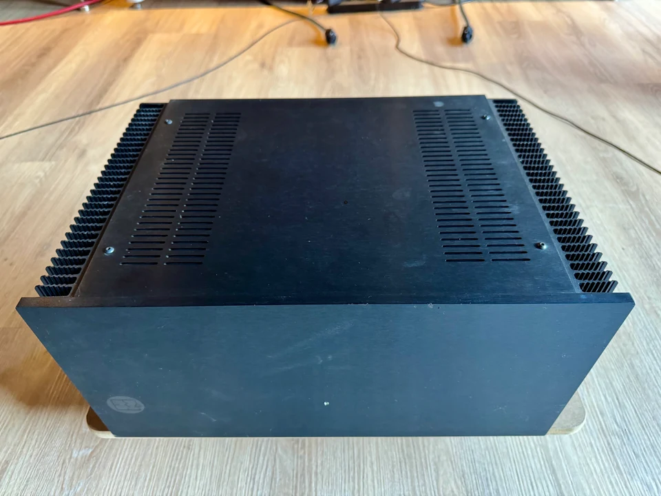 Elsdon Wonfor M-100 pro eindversterker — hoofdfoto