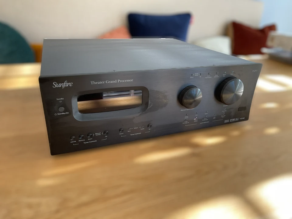 Sunfire TGP-5 surround voorversterker 9.1 — hoofdfoto